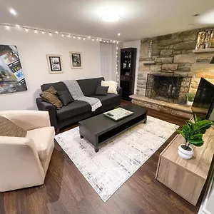  Apartment Spacious & Renovated 1bd W/parking