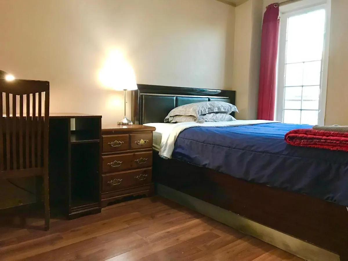 Quiet Room By Smartying York University Toronto Apartment